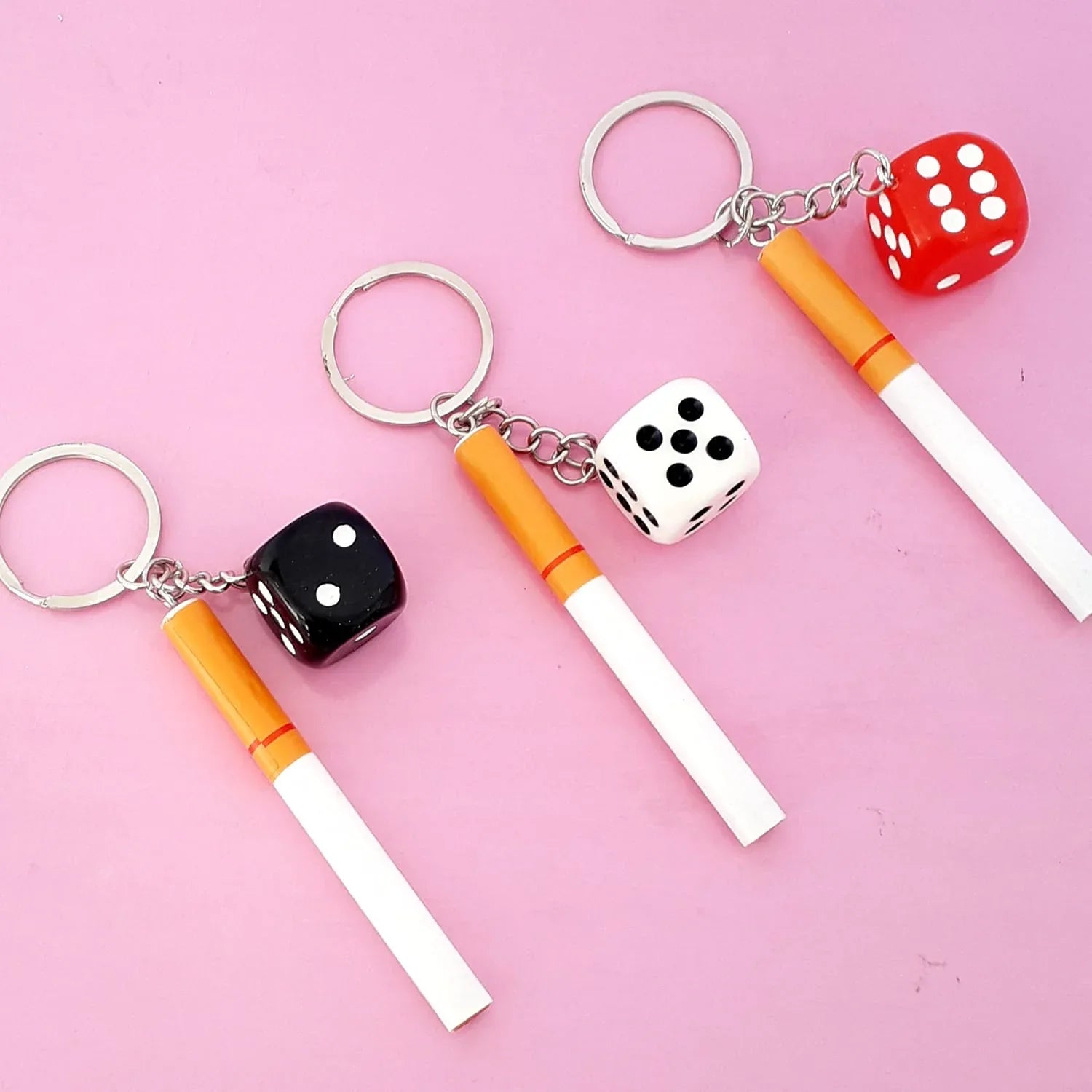 Cigarette & Dice Keychain – Stylish Metal Keyring for Men and Car Lovers