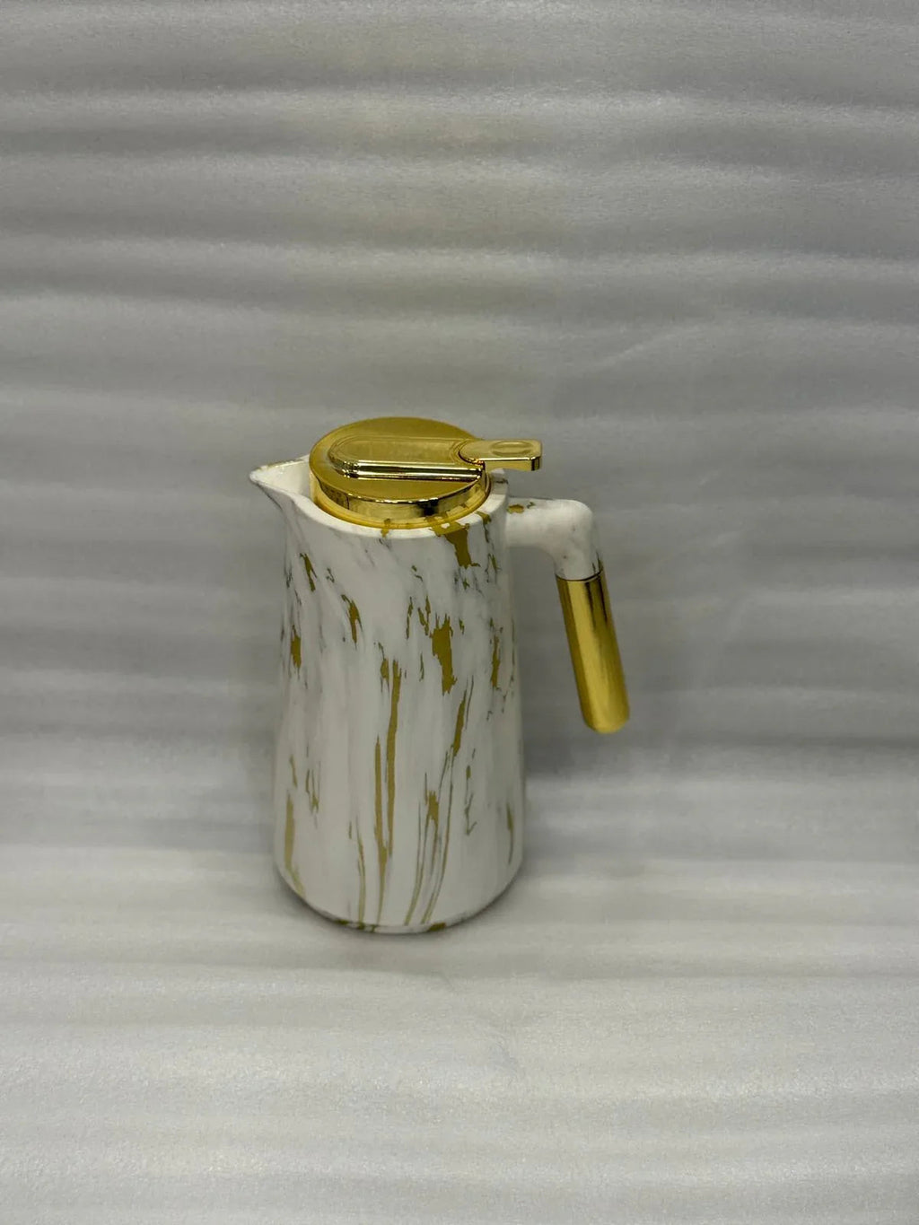 White & Gold Thermal Flask – 1L Premium Insulated Jug