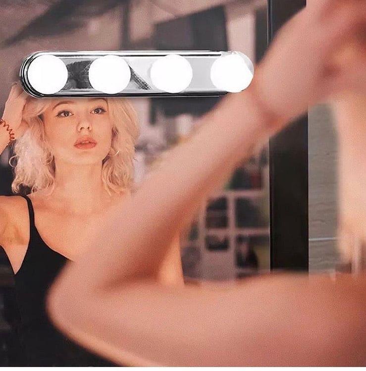 4 Bulb Makeup Mirror Light for Perfect Lighting