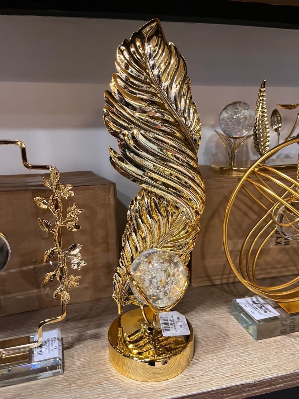 Luxury Golden Feather Table Decor with Crystal Ball