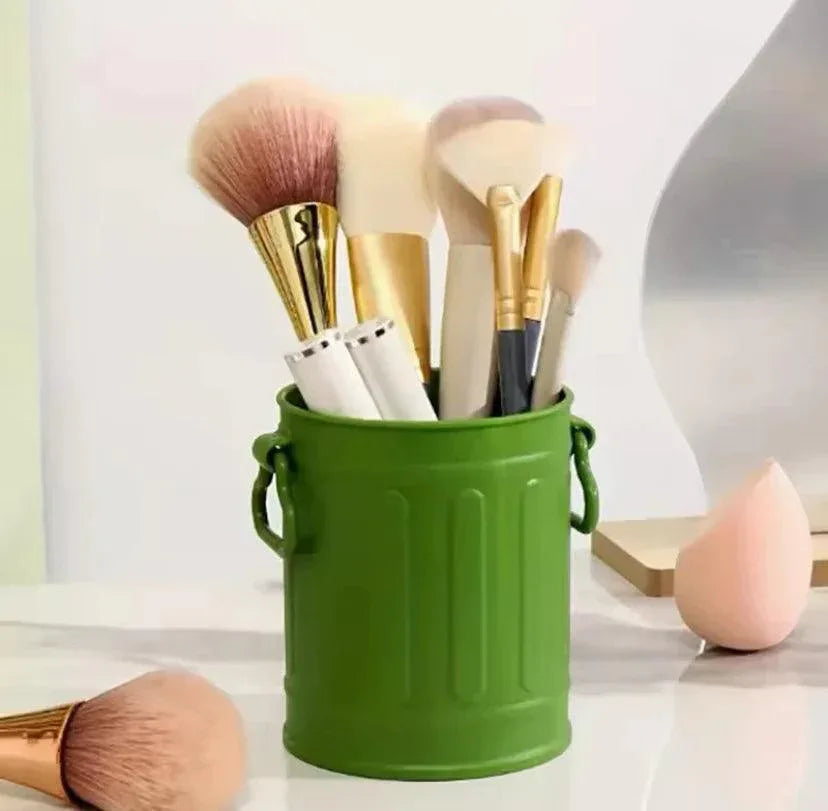 Portable Retro Pen Holder - Vintage Desk Organizer for Home and Office