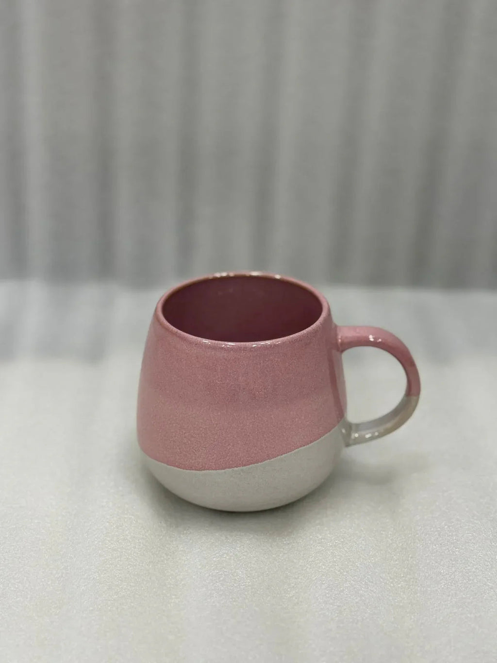 Two-Tone Ceramic Mug – Elegant Pink & White Cup