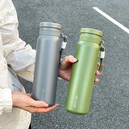 800ml Insulated Water Bottle with Tea Strainer (Random color)