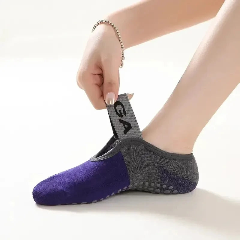 Women’s Anti-Slip Yoga & Pilates Socks – Cotton Fitness (Random Color)