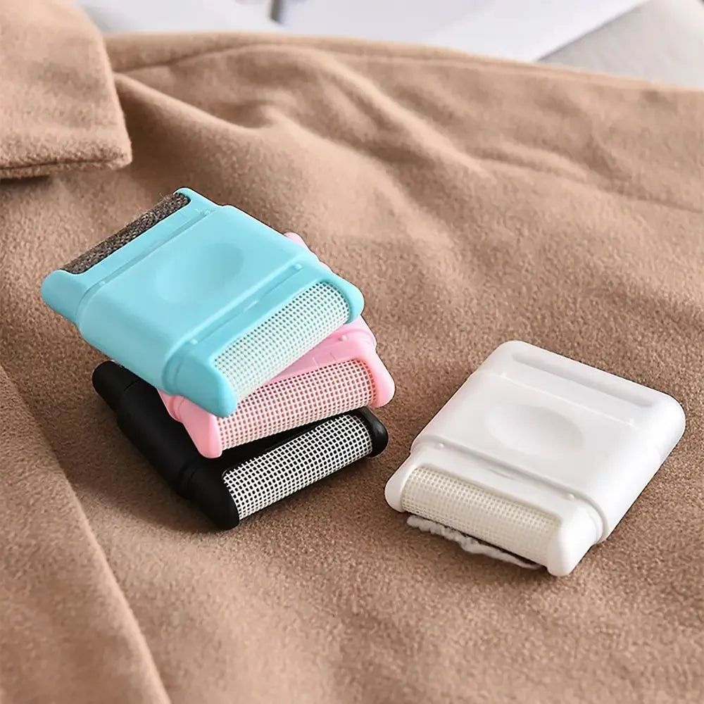 Mini Lint Remover Roller – Portable Manual Fabric Shaver for Clothes