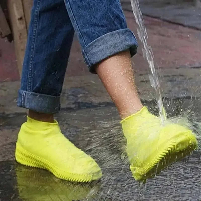 Reusable Rain Boots Pair– Non-Slip Shoe Covers (Random color)