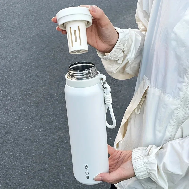 800ml Insulated Water Bottle with Tea Strainer (Random color)