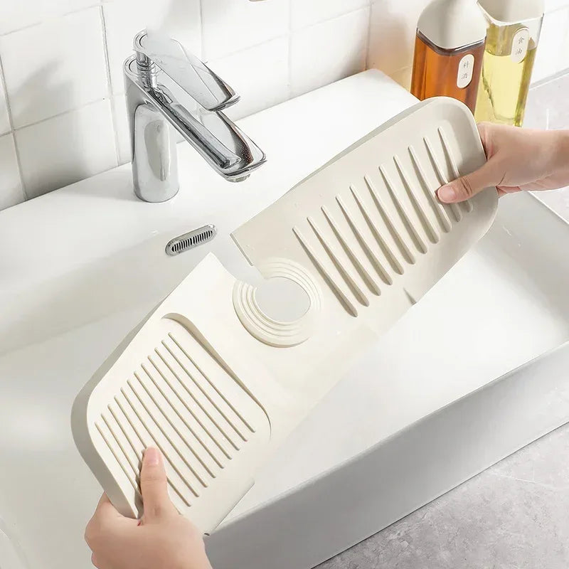 Kitchen Silicone Splash Pad – Sink Faucet Protector