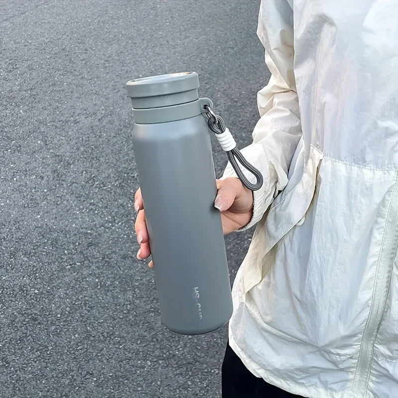800ml Insulated Water Bottle with Tea Strainer (Random color)