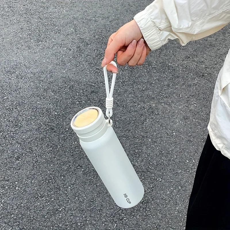 800ml Insulated Water Bottle with Tea Strainer (Random color)