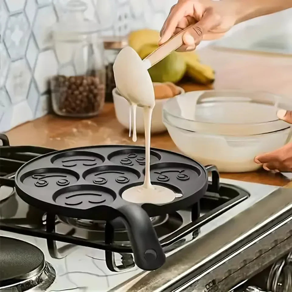 Non-Stick 7-Slot Smiley Face Fry Pan – Pancake & Egg Mold Pan