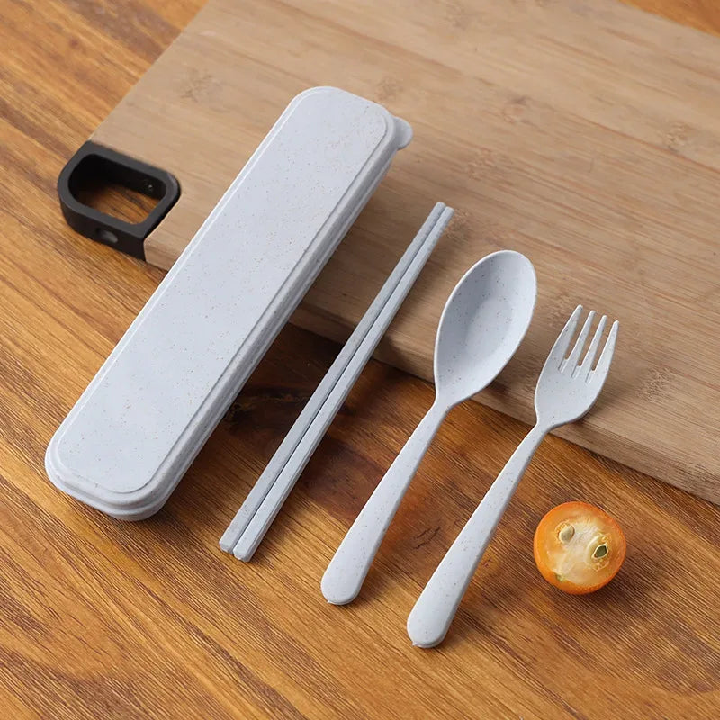 3pcs Portable Tableware Set – Spoon, Fork & Chopsticks (Random Color)