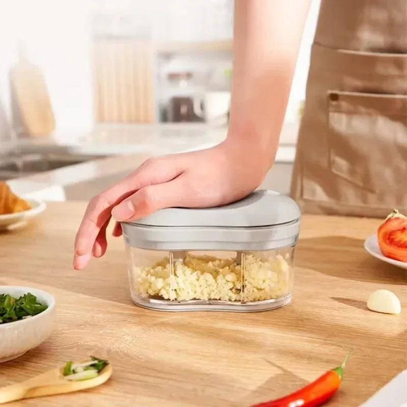 Manual Garlic Cutter – One-Handed Telescopic Slicer