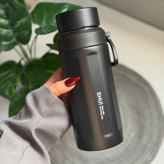 Premium 520ml Vacuum Travel Bottle - Insulated Coffee Mug (Random Color)