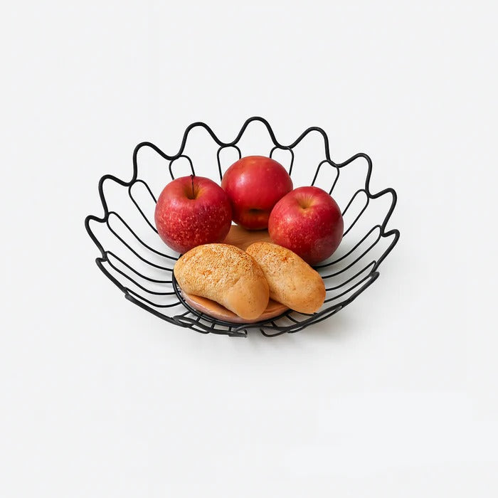 Leaf Shaped Metallic & Oak Fruit Basket – Nature-Inspired Kitchen Decor