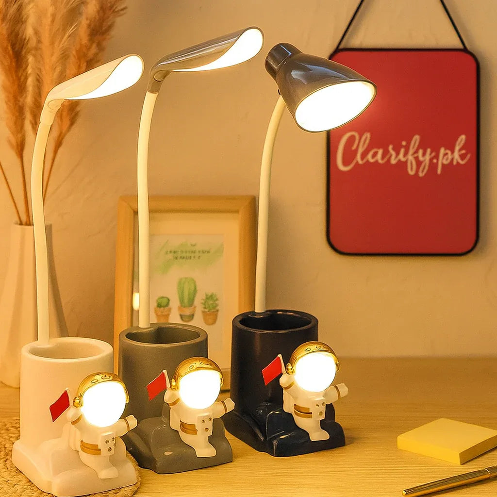 Astronaut LED Desk Lamp with Pen Holder – Rechargeable Study Light