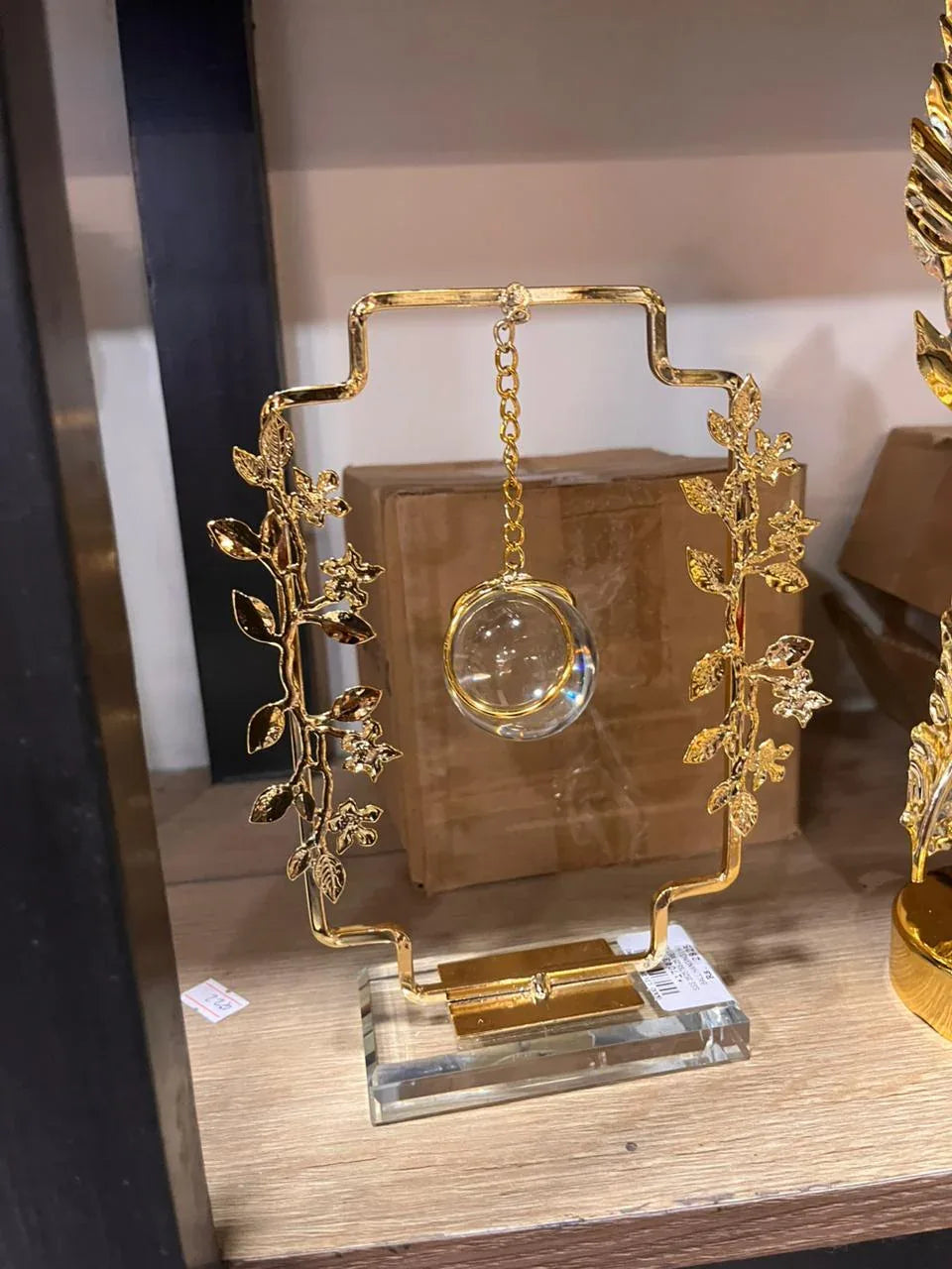 Elegant Gold Leaf Crystal Hanging Table Decor