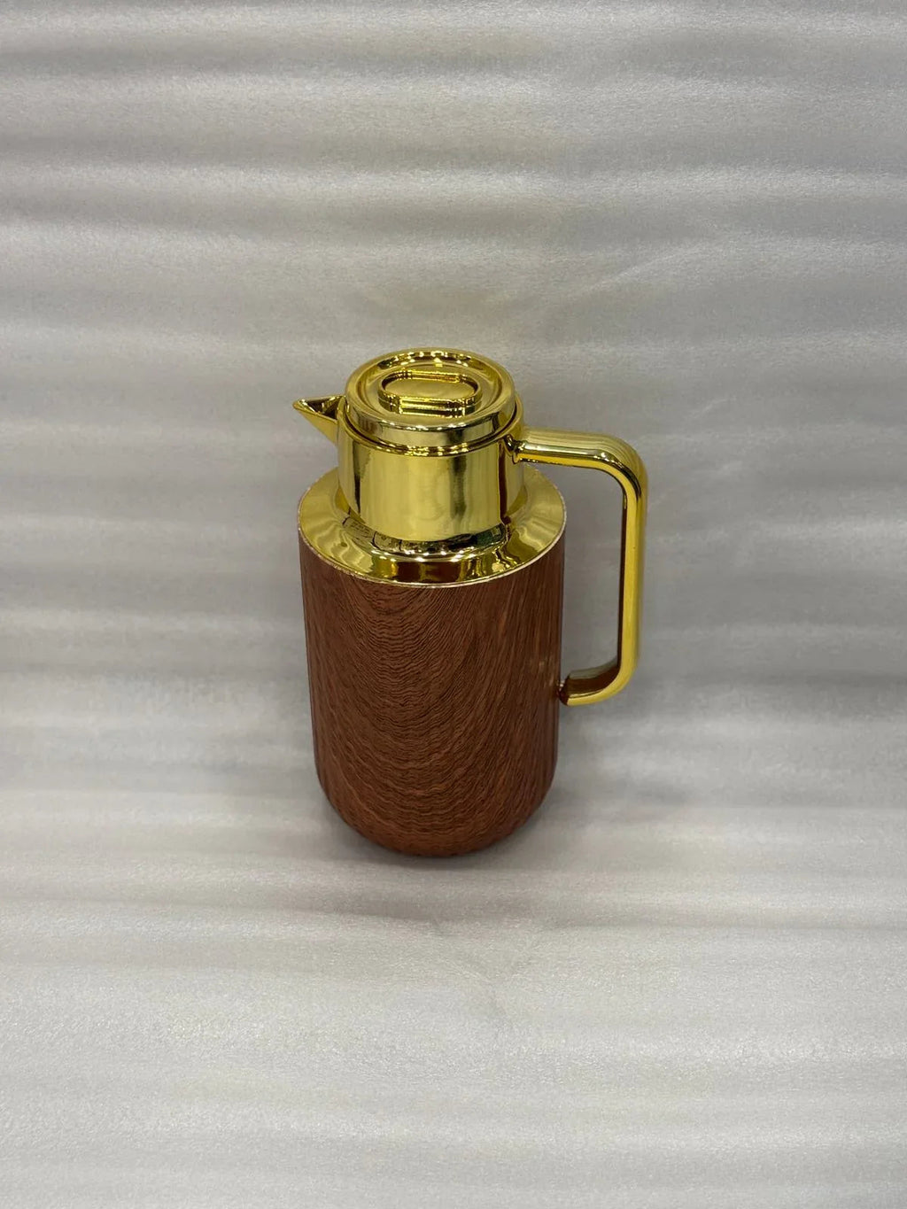 Luxury Wooden Finish Thermos Flask with Golden Lid (1liter)