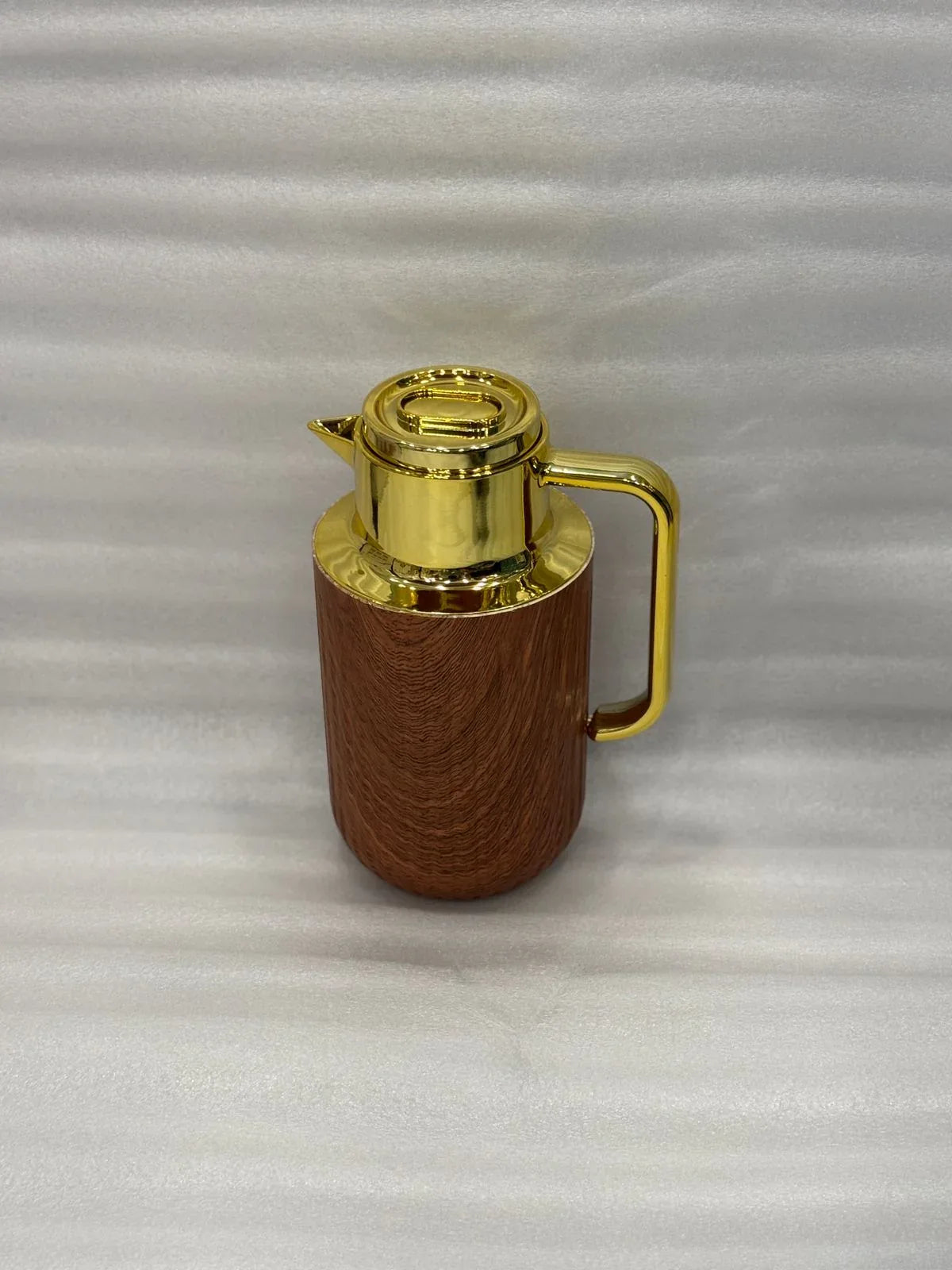 Luxury Wooden Finish Thermos Flask with Golden Lid (1liter)
