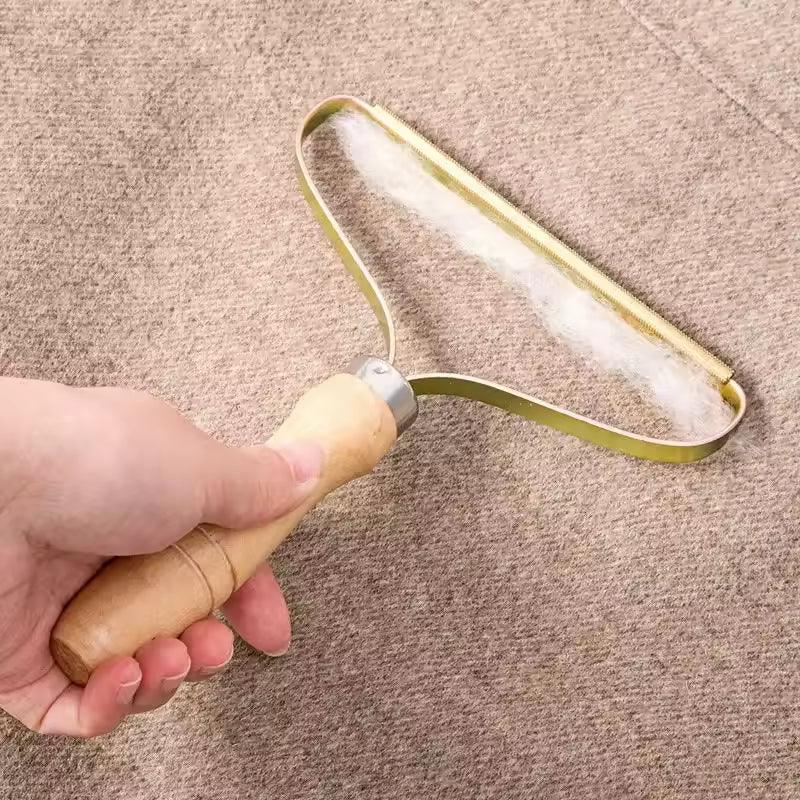 Manual Lint Remover for Clothes with Wood Handle