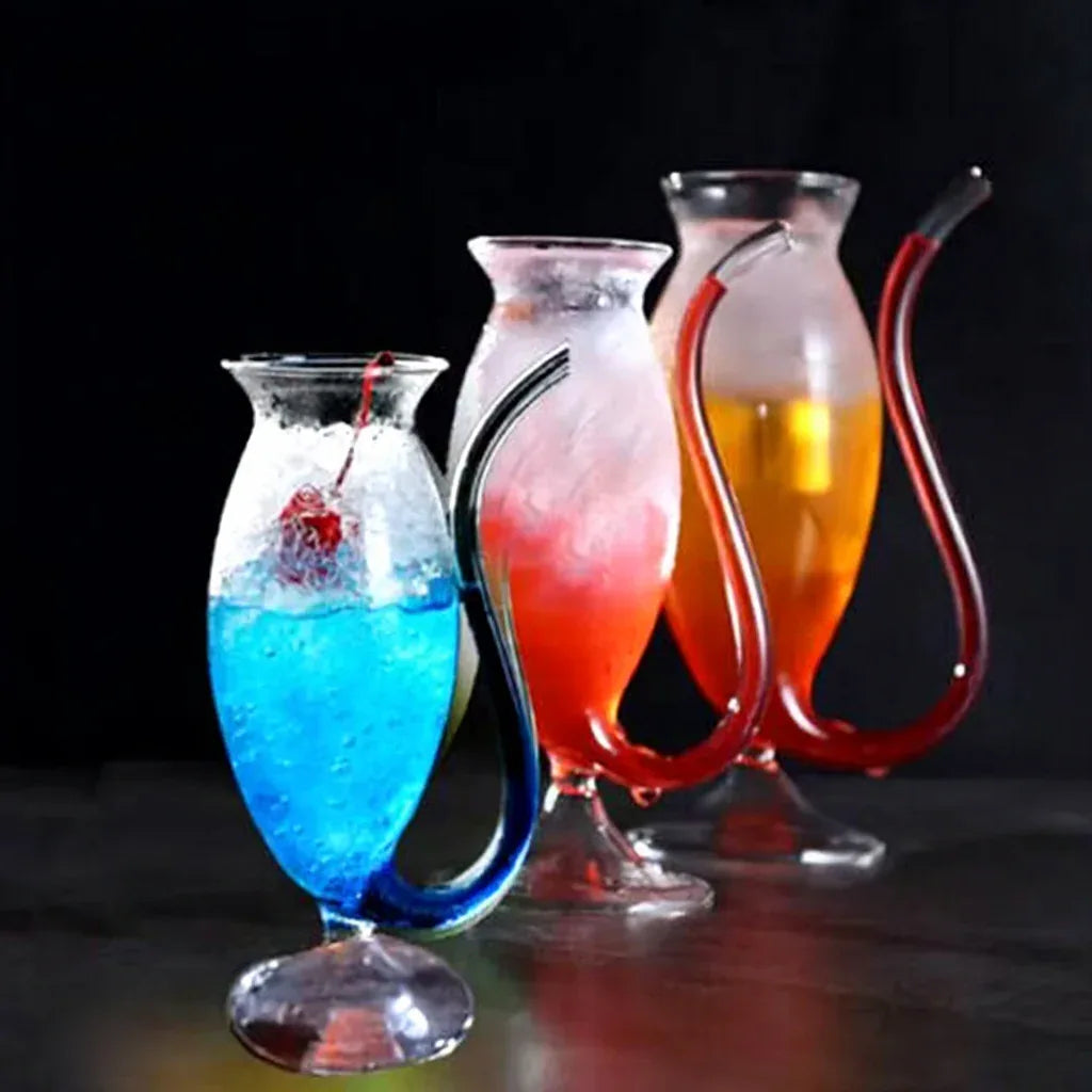 Curved Straw Cocktail Glass – 320ml Stylish Drinkware